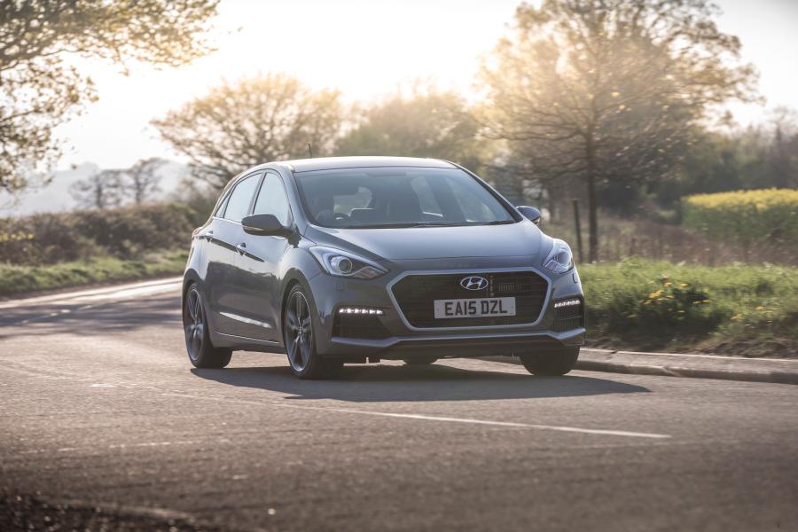  Hyundai i30 5-Door Turbo 2015 года  (UK) (фото 7 из 20)